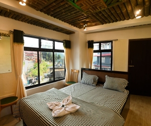 Double Bed Deluxe